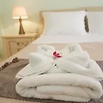 Madalena's * Razáta