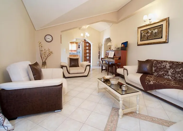 Madalena's Apartment Razata