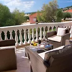 Madalena's Apartment *